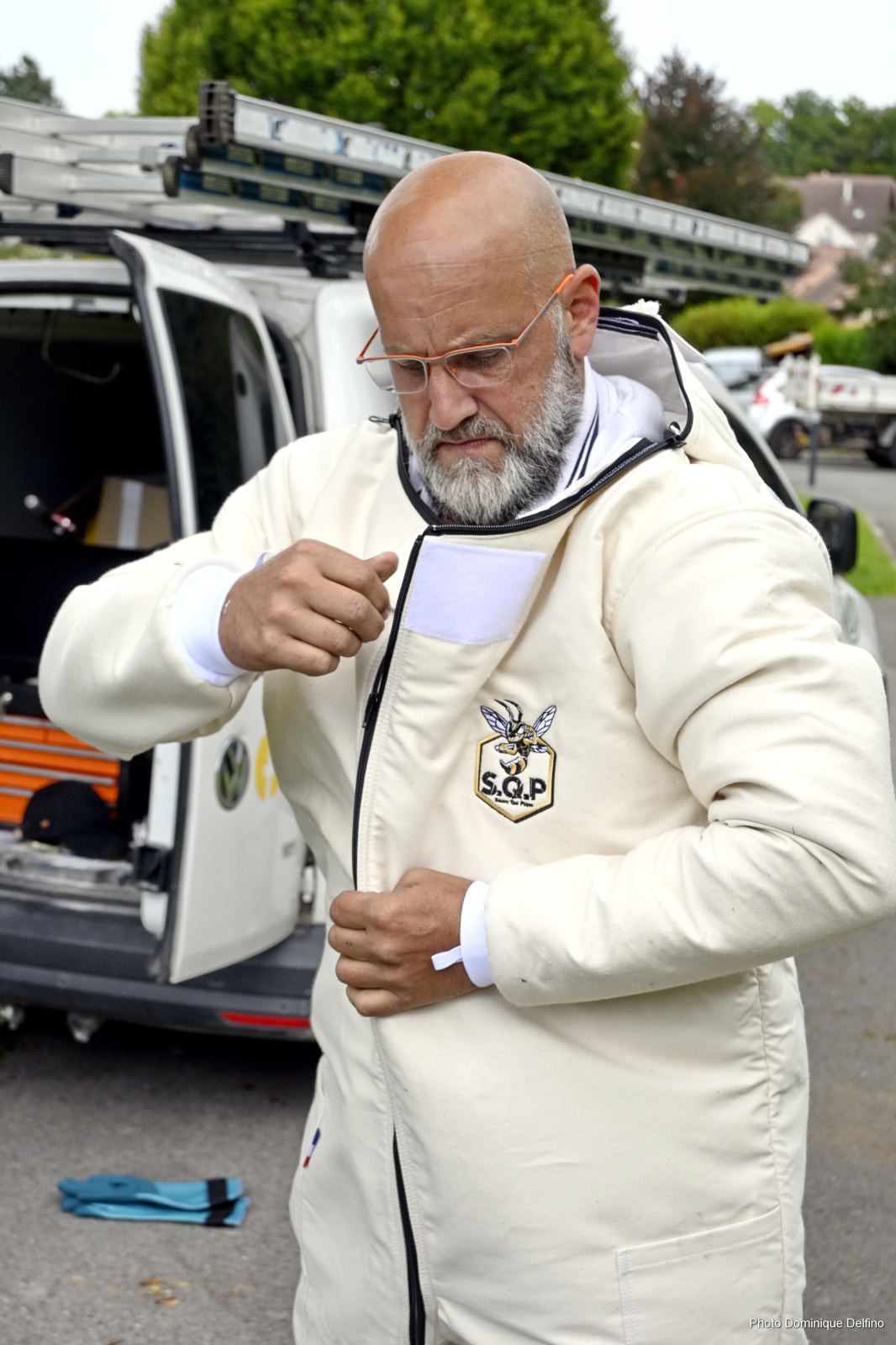 Sauve Qui Pique — intervention