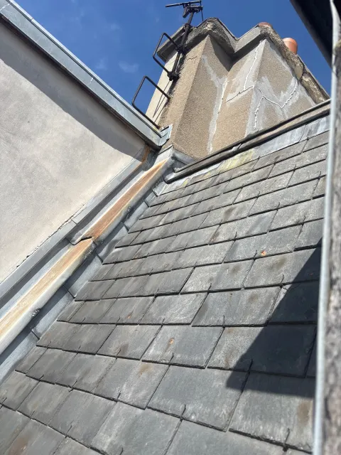 Signalement à Paris